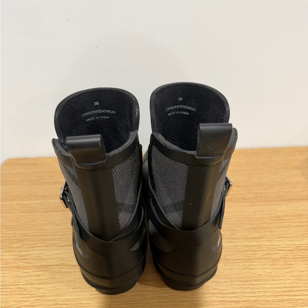 Burberry Black Ankle Boots with Check Detail - Picture 4 of 8